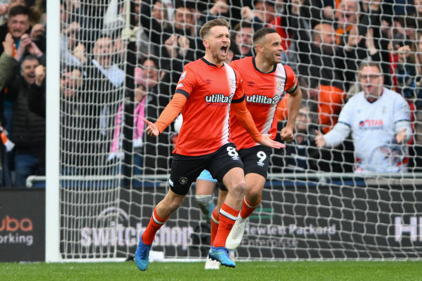 或与粉丝互 或与粉丝互